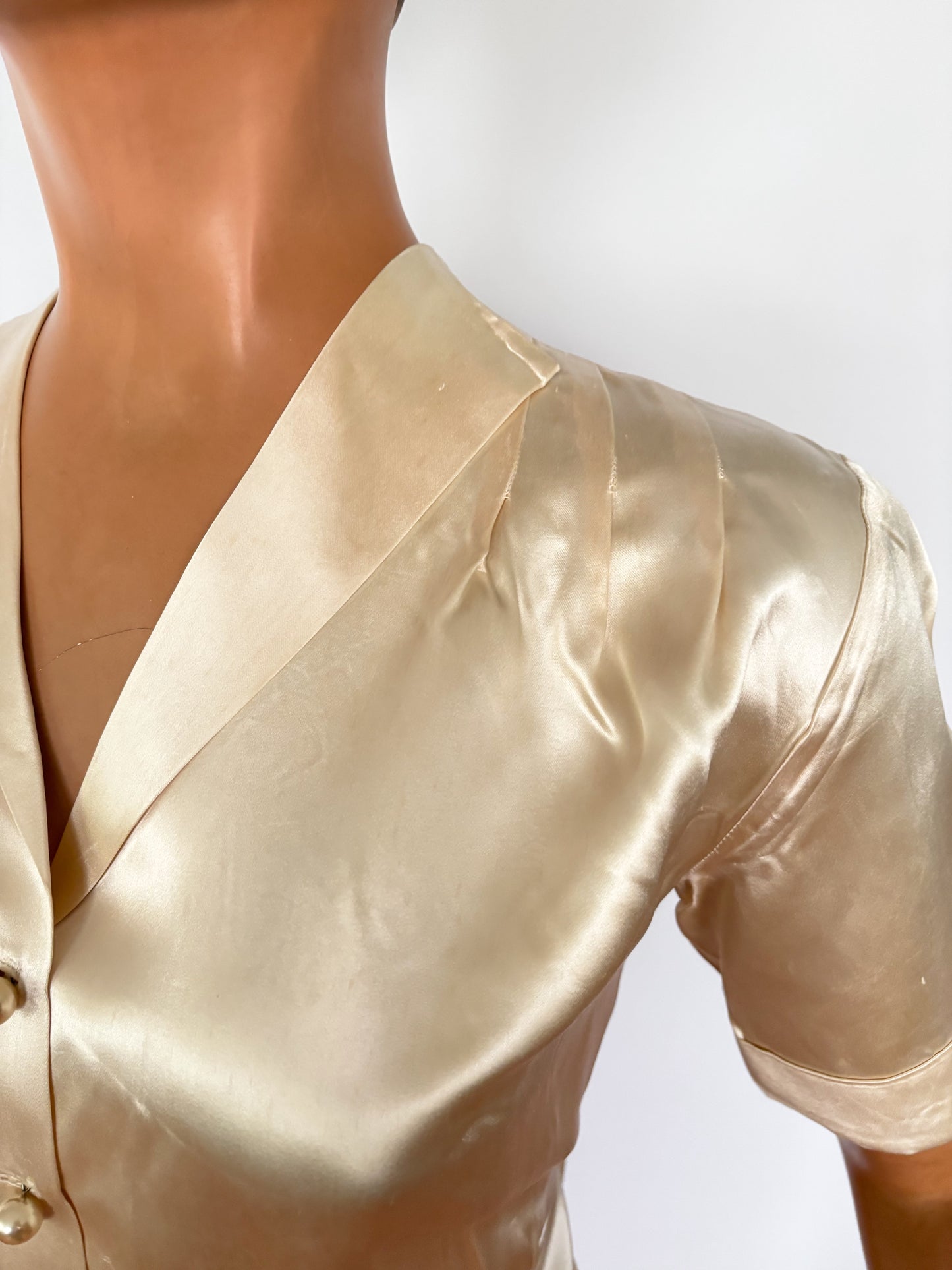 1930s Champagne Liquid Satin Blouse | M/L