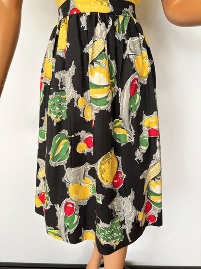 1950s Cotton Veggies Novelty Print Skirt | L