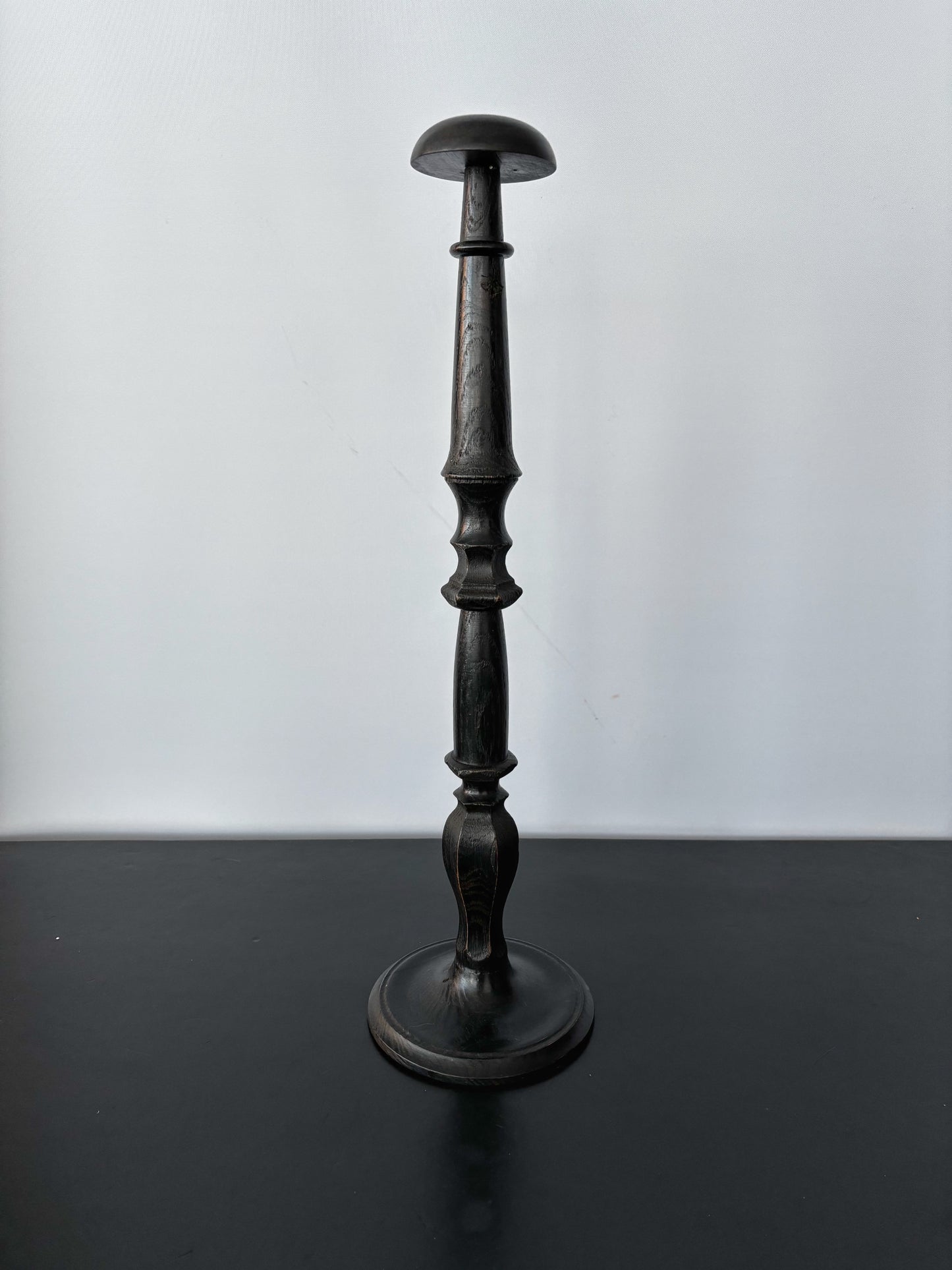 1920s 51 cm / 20" Tall Ebonized Wooden Shop Display Hat Stand