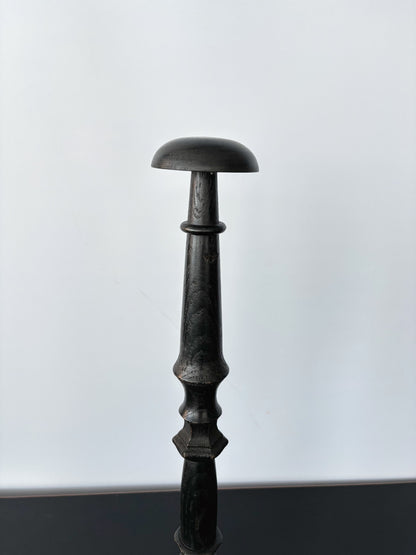 1920s 51 cm / 20" Tall Ebonized Wooden Shop Display Hat Stand