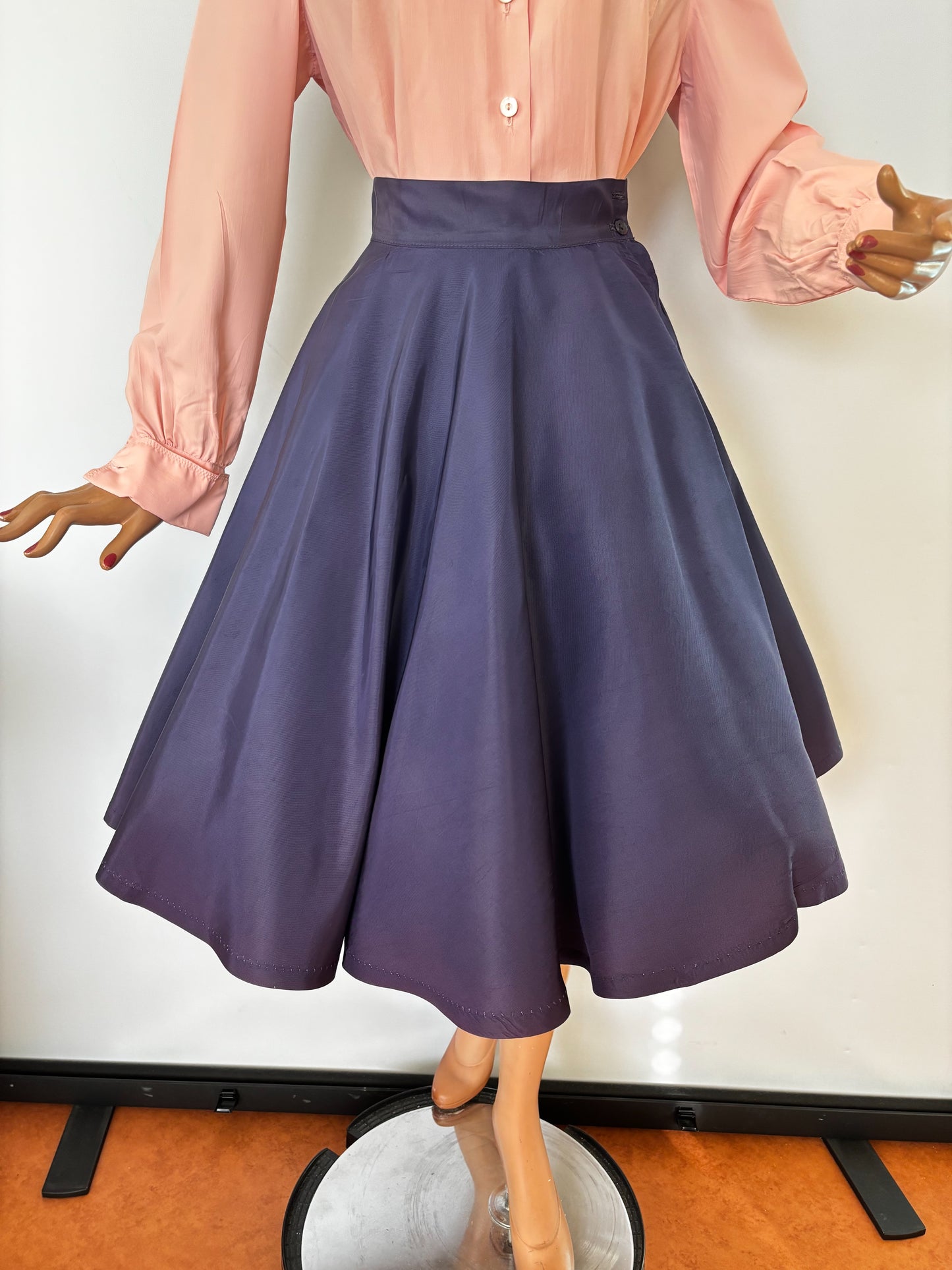 1950s Navy Blue Silk Skirt | XXS