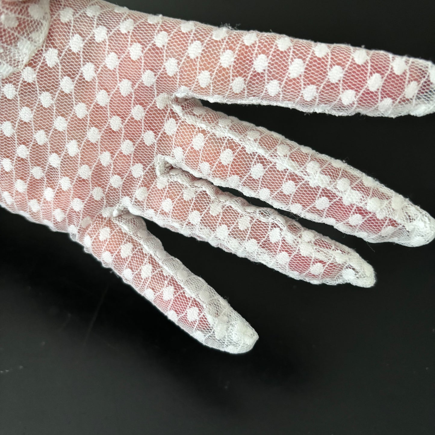 1950s White Lace Gloves | Size 6 1/2