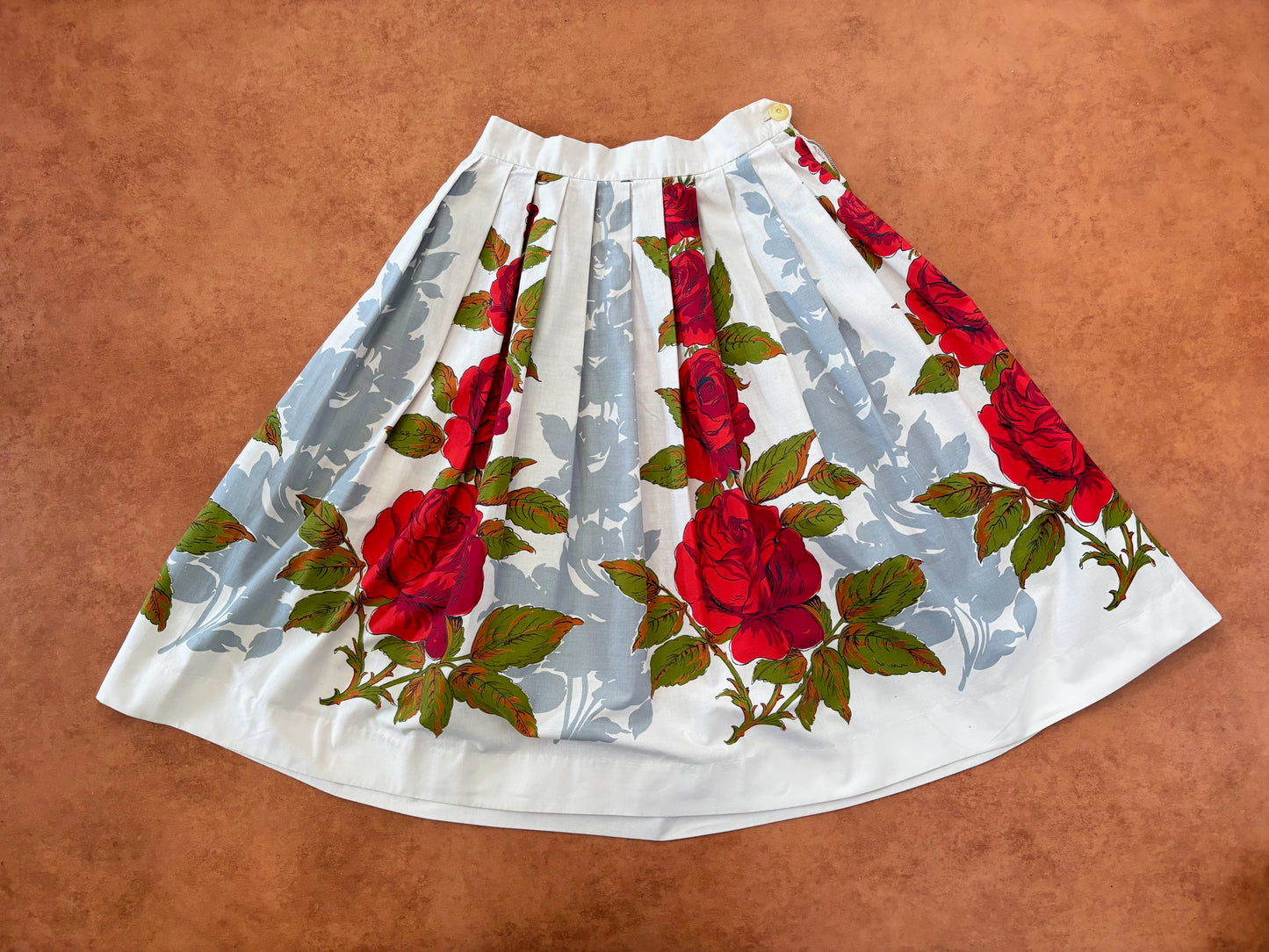 1950s Poplin Cotton Red Roses Skirt | XS