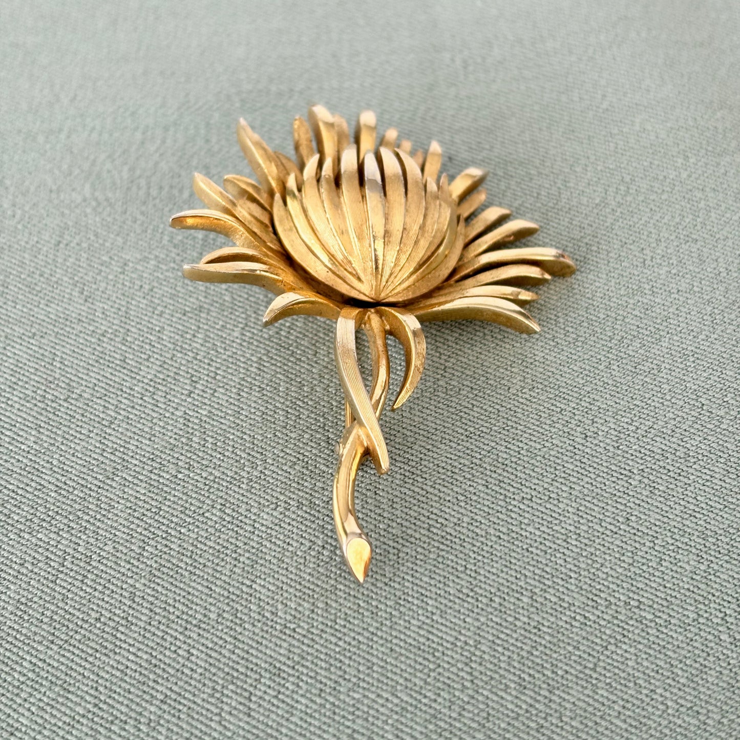 1960s Crown Trifari Scottish Thistle Flower Gold Tone Pin Brooch