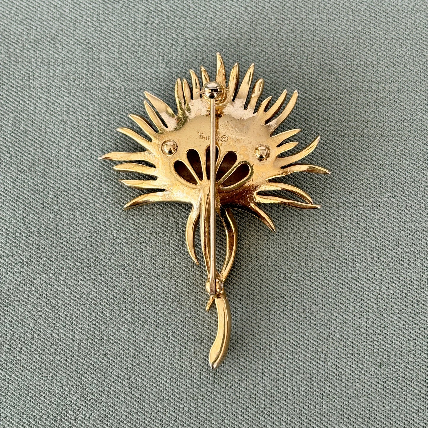 1960s Crown Trifari Scottish Thistle Flower Gold Tone Pin Brooch