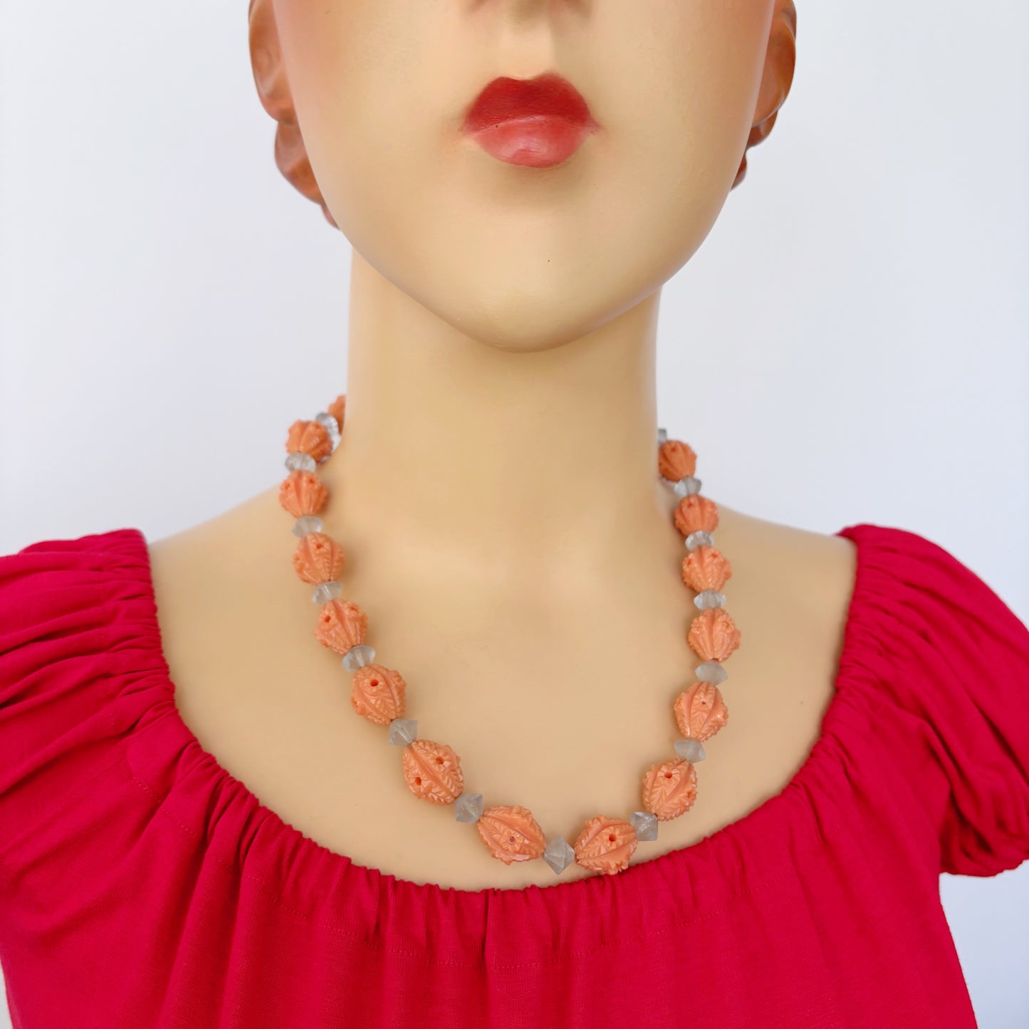 1930s/40s Art Deco Glass Diamond and Carved Beads Necklace