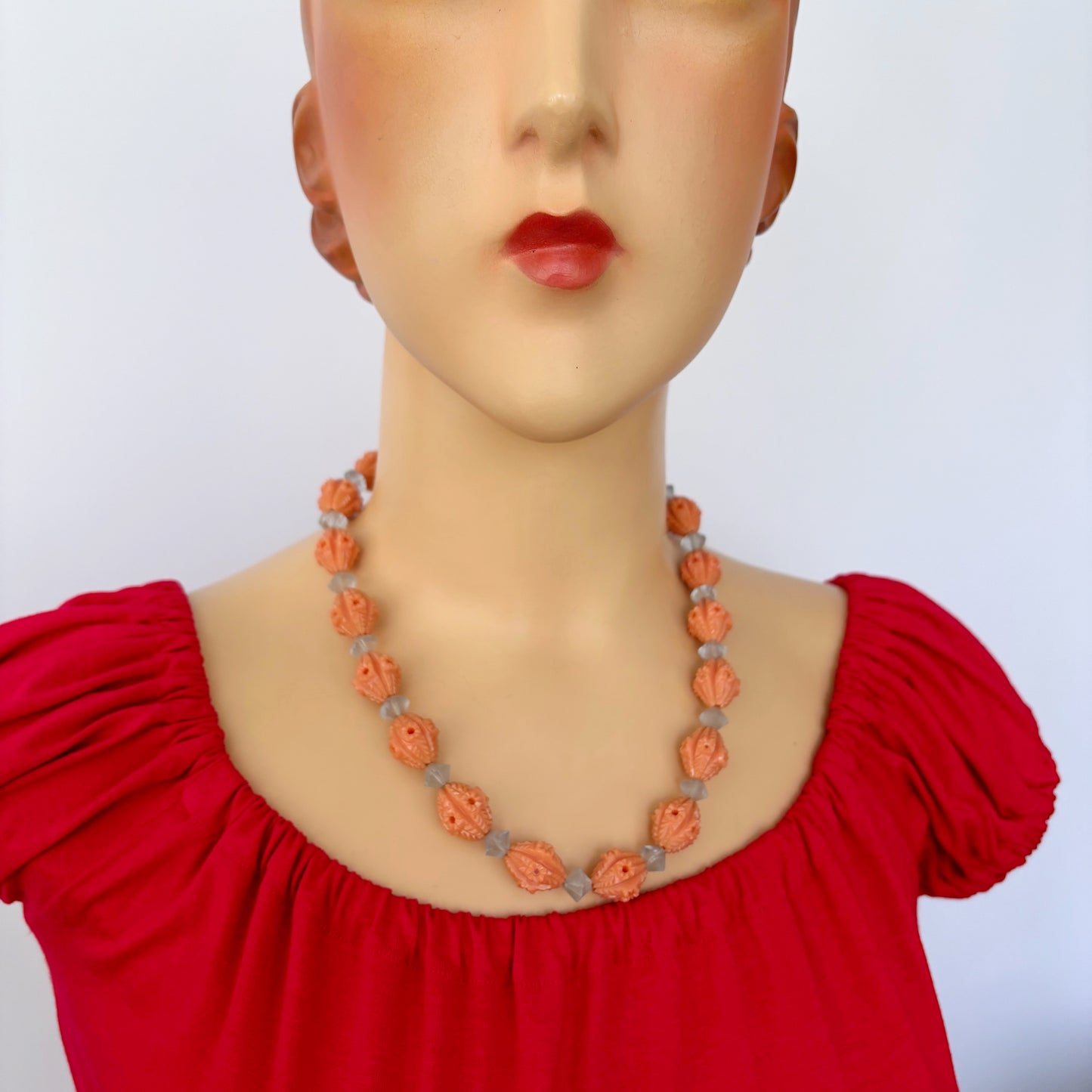 1930s/40s Art Deco Glass Diamond and Carved Beads Necklace