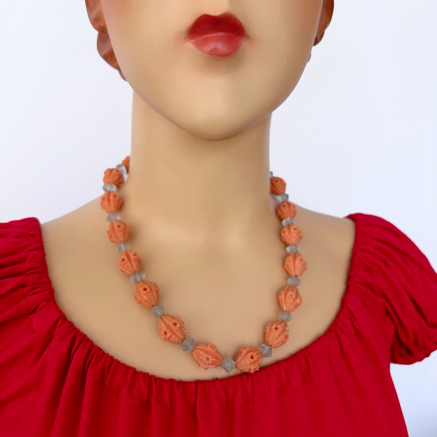 1930s/40s Art Deco Glass Diamond and Carved Beads Necklace