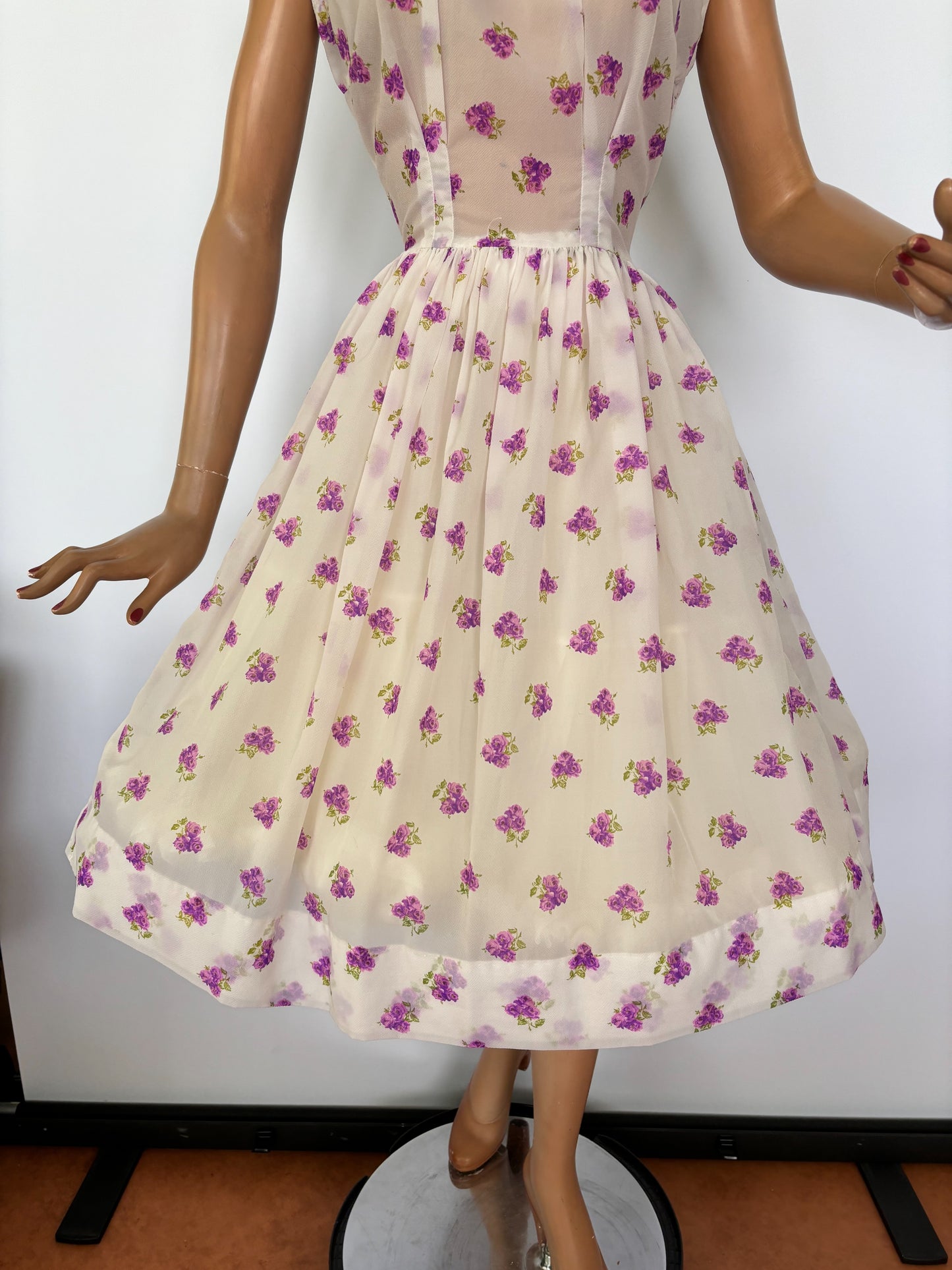 1950s Clocqué Semi Sheer Roses Dress | S