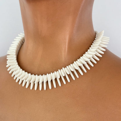 Vintage 1950s Plastic Pointed Necklace