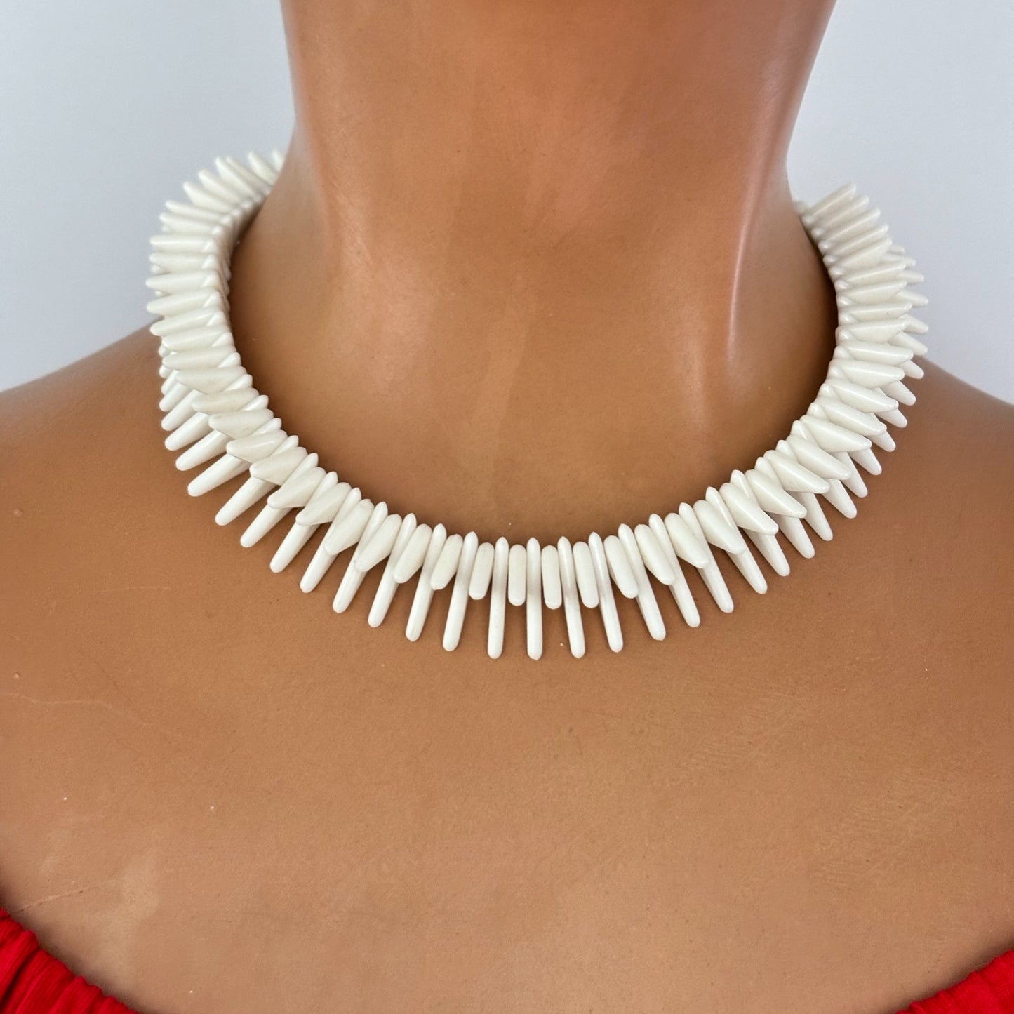 Vintage 1950s Plastic Pointed Necklace