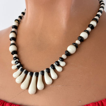 Vintage 1950s Black and White Milk Glass Necklace