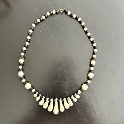 Vintage 1950s Black and White Milk Glass Necklace