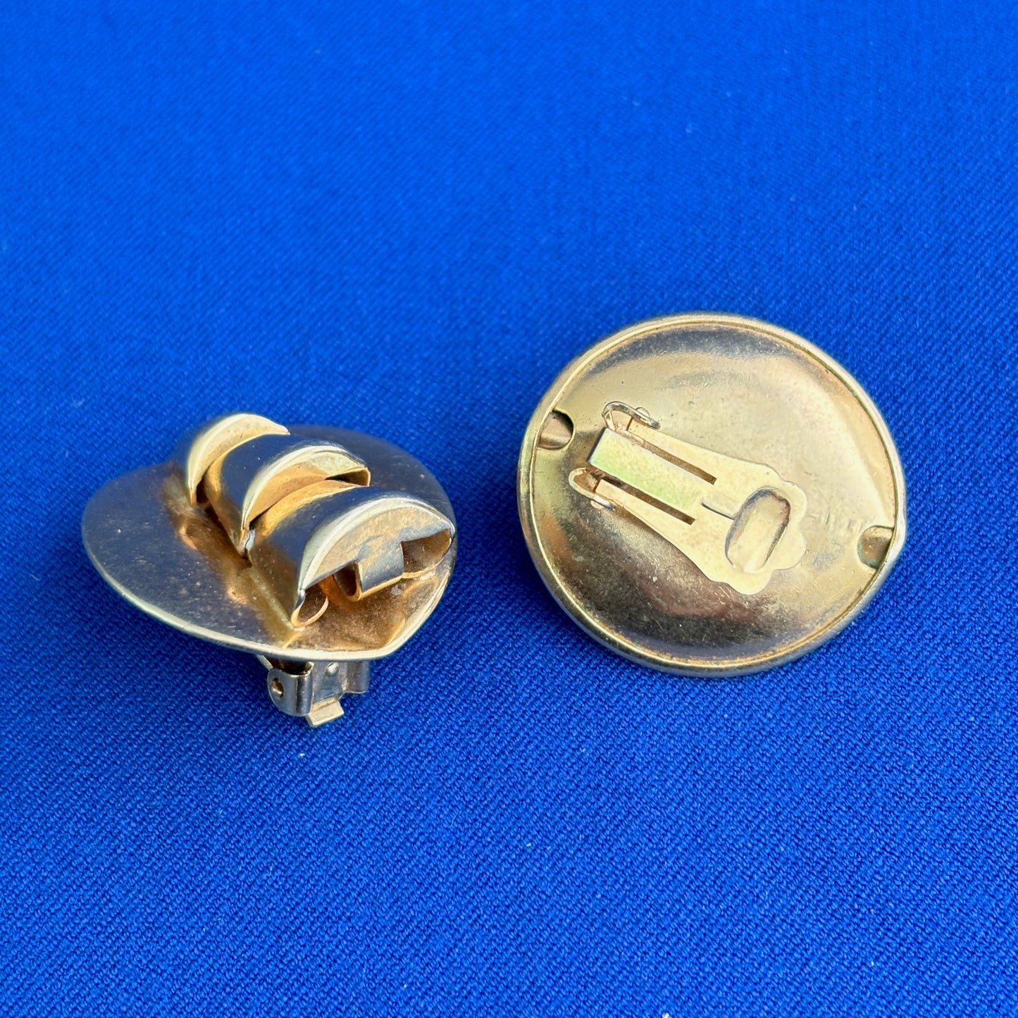 1950s/60s Gold Tone Metal Clip On Earrings