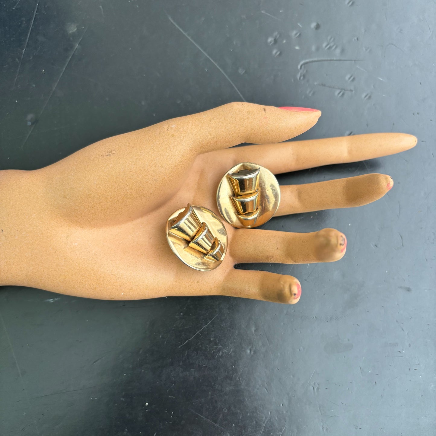 1950s/60s Gold Tone Metal Clip On Earrings