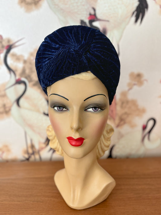 1940s Midnight Blue Velvet Turban