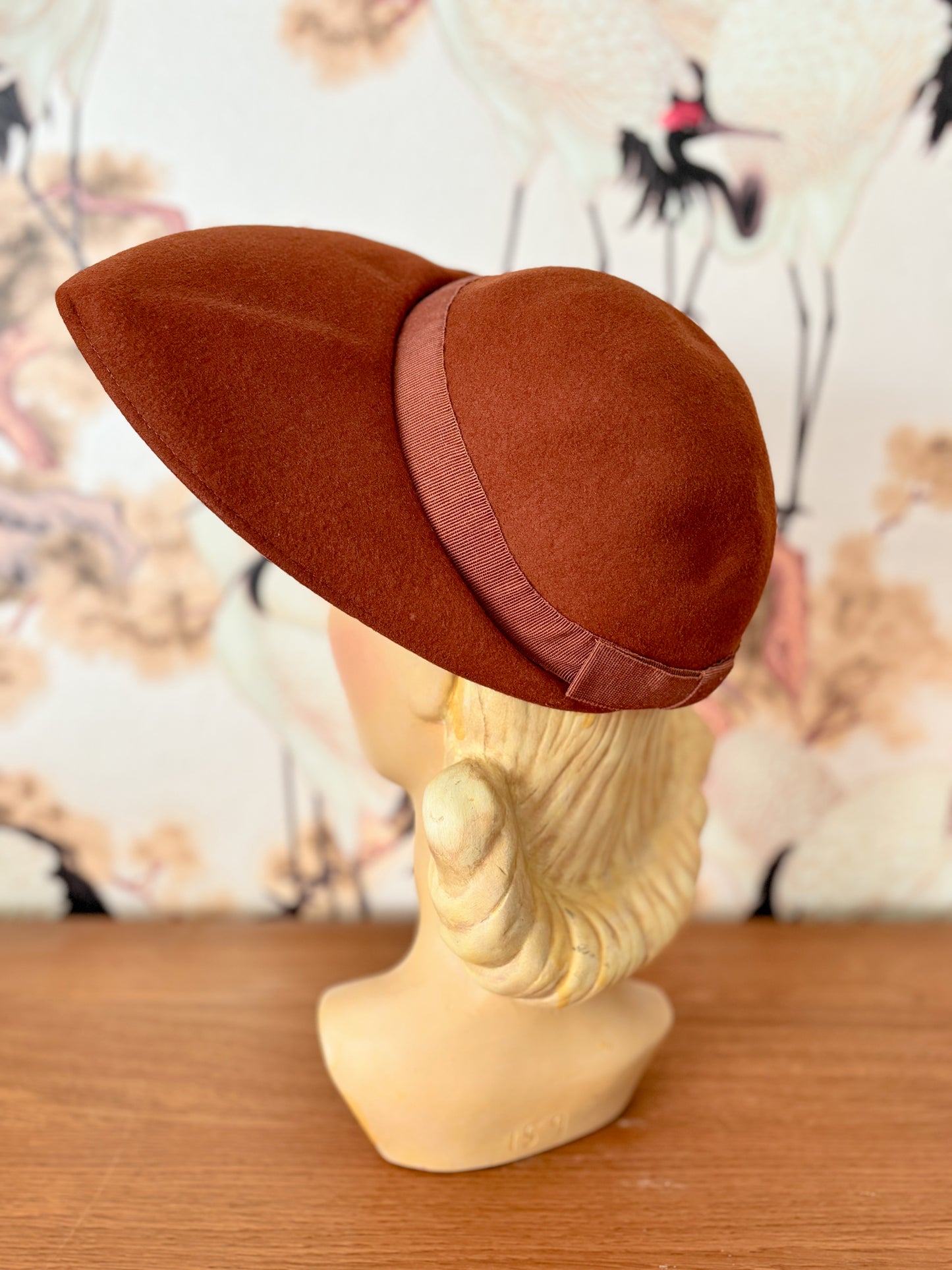 1940s Brown Felt Halo Hat