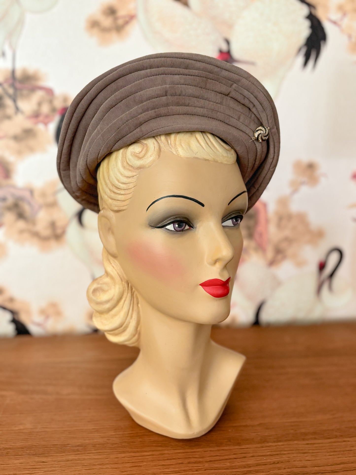 1940s 'Ripple Rounder' Tilted Beret