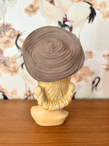 1940s 'Ripple Rounder' Tilted Beret