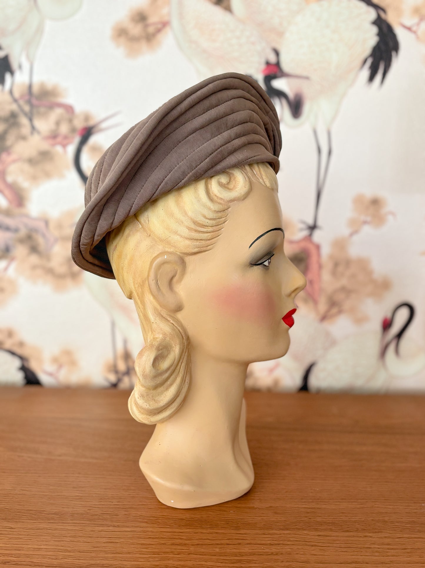 1940s 'Ripple Rounder' Tilted Beret