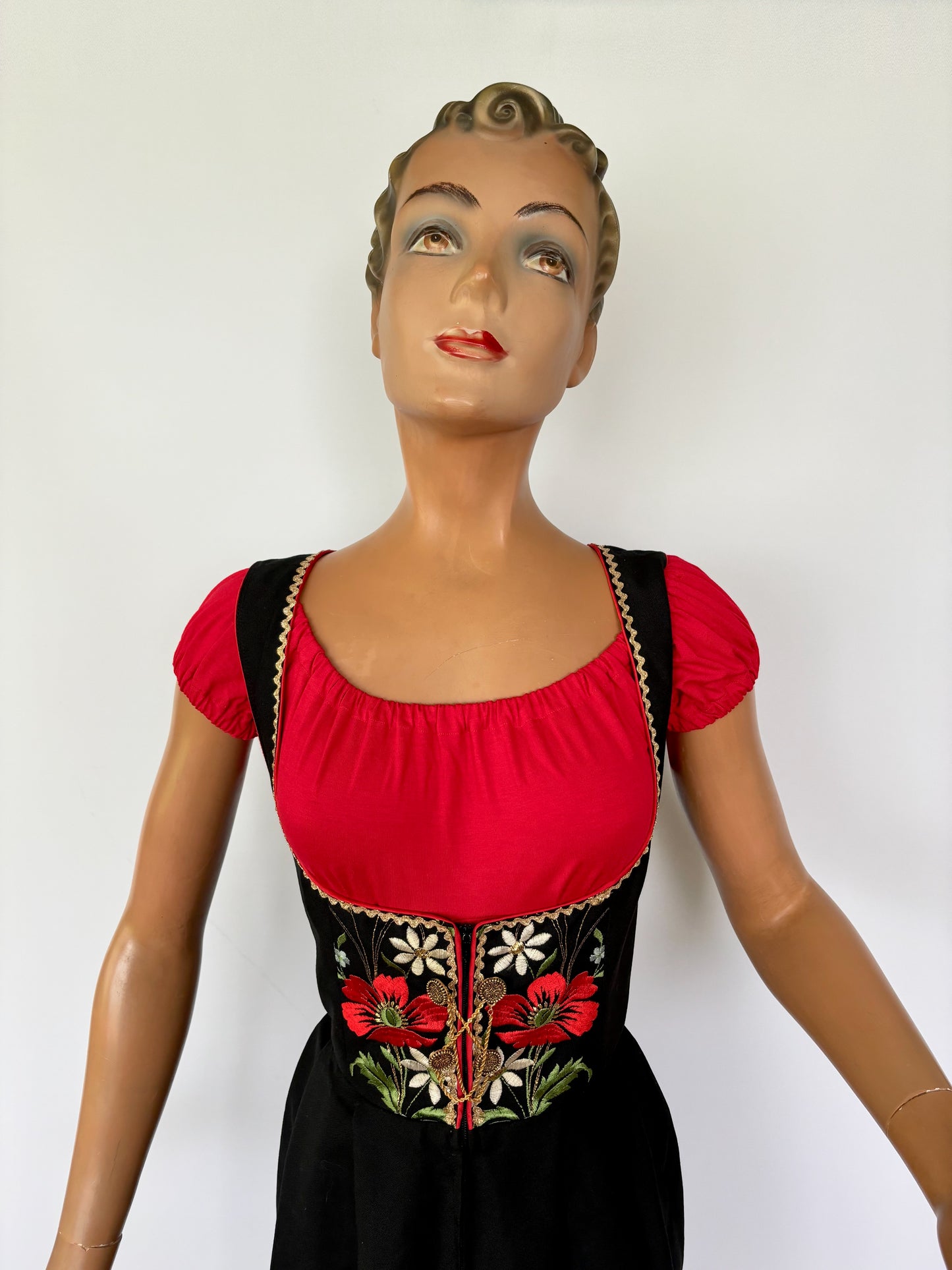 Vintage 1960s Embroidered Dirndl | M