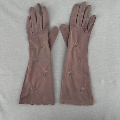 1940/50s Embroidered Scalloped Evening Gloves | Size 6