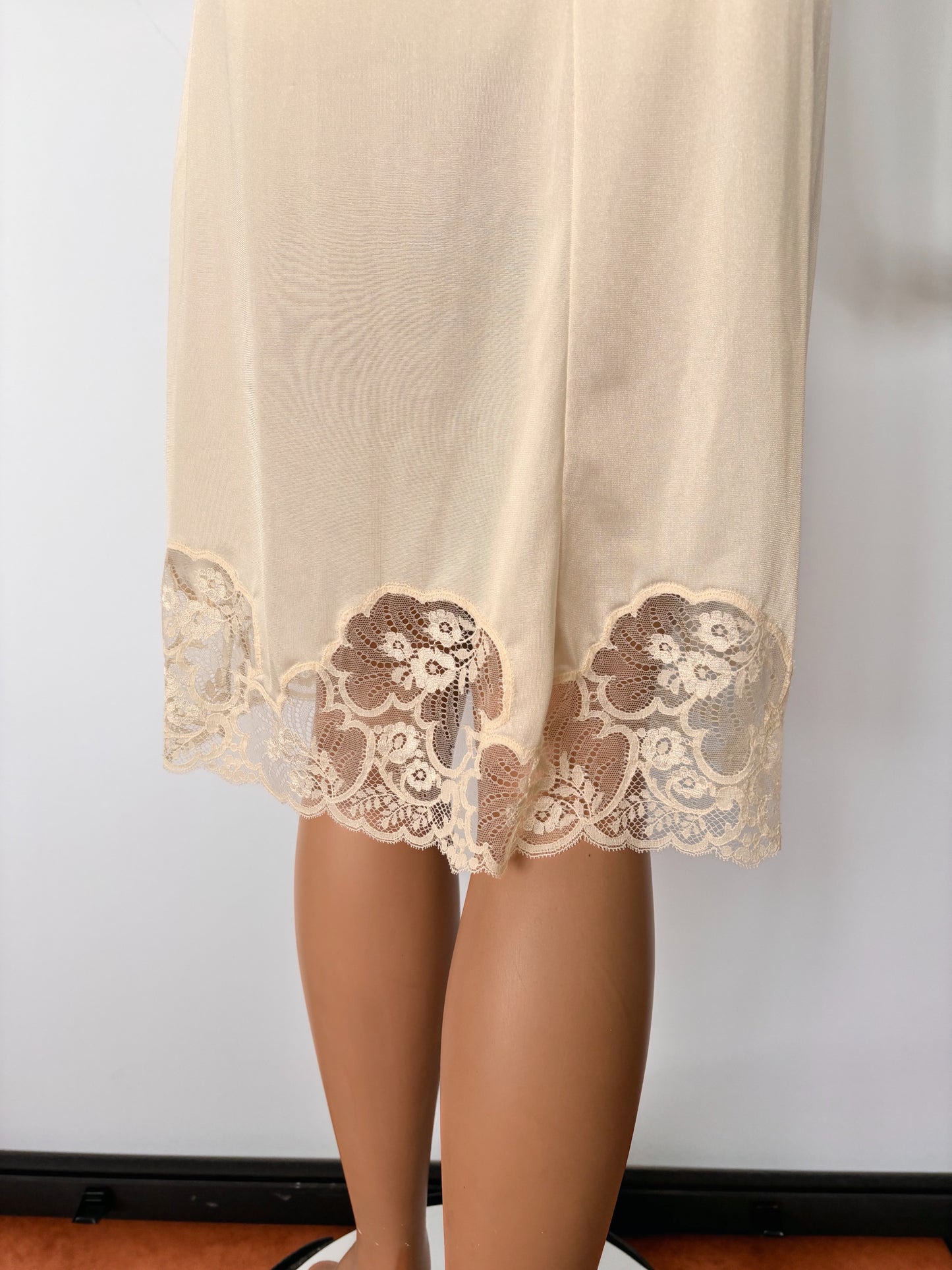 Vintage 1950s/60s Lace Cup Slip Dress | M/L