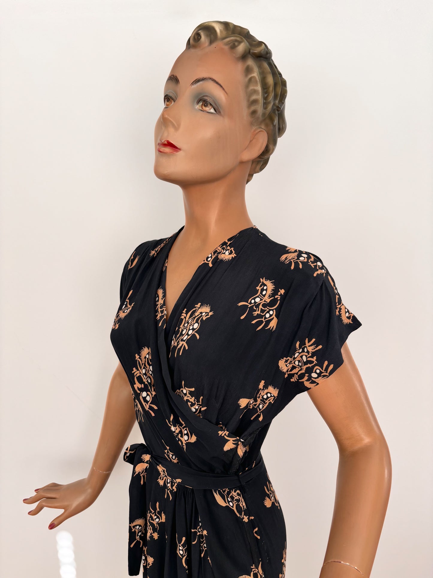 1940s Cavaliers Novelty Print Dress | M