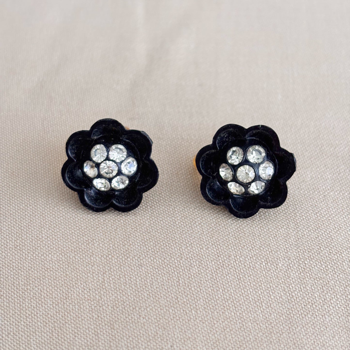 1950s Flower Screw-back Earrings