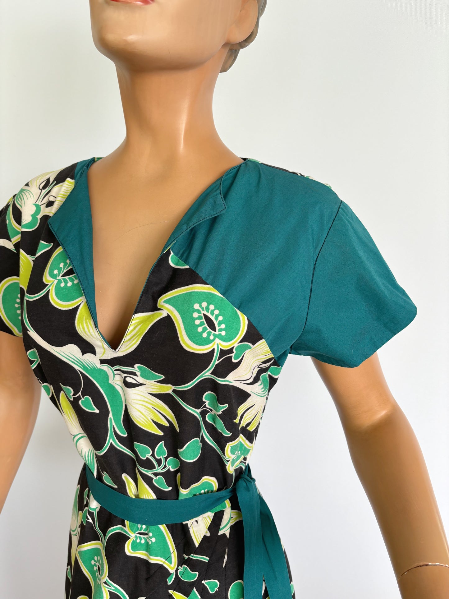 1940s Style Wrap Skirt Dress Vintage Fabric | S