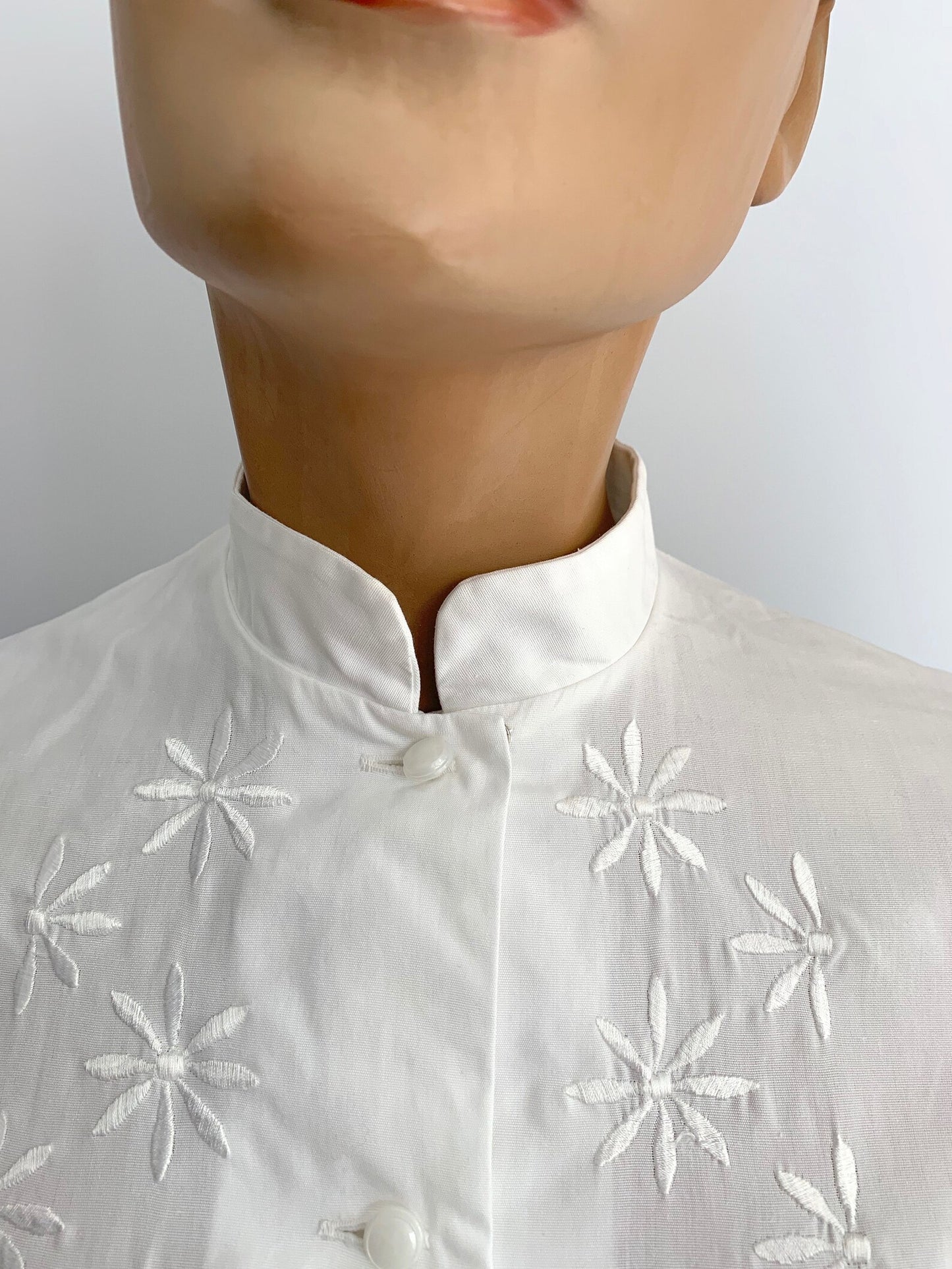 1950s Asian Collar Embroidered Cotton Blouse | S