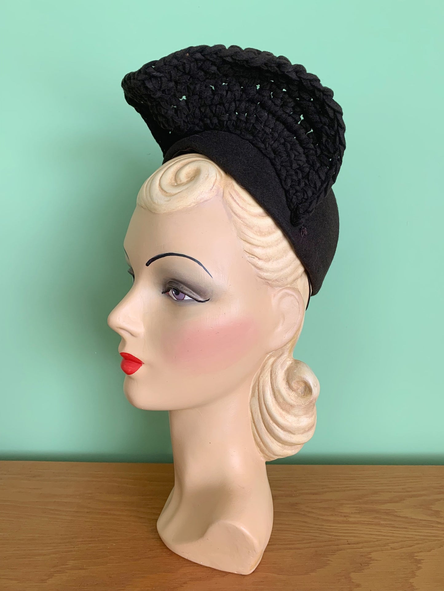 1930s/40s New York Creation Heart Halo Hat