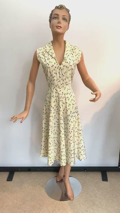 1940s Kay Dunhill Silk Spinning Top Novelty Print / Optical Illusion Dress | S
