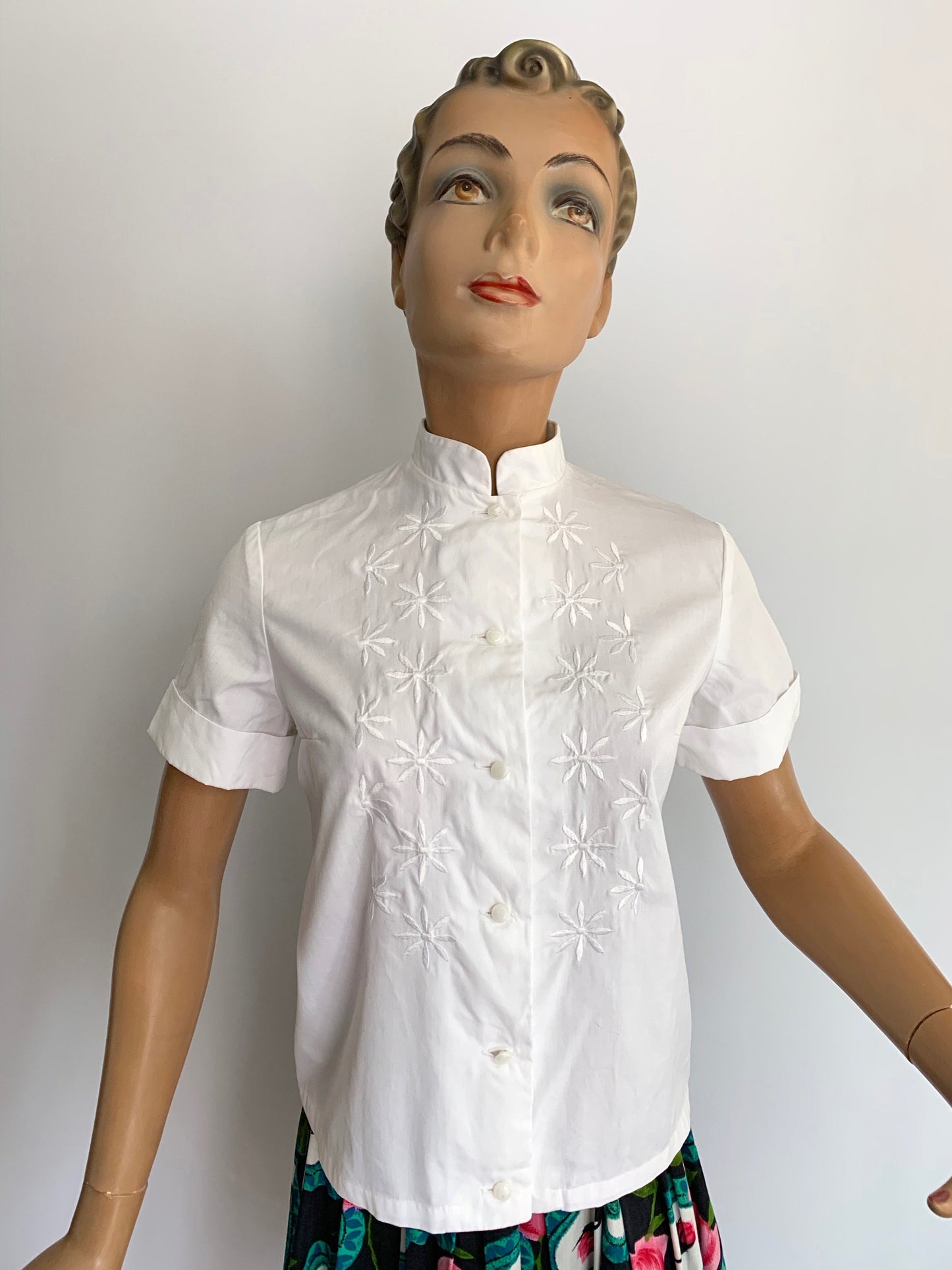 1950s Asian Collar Embroidered Cotton Blouse | S